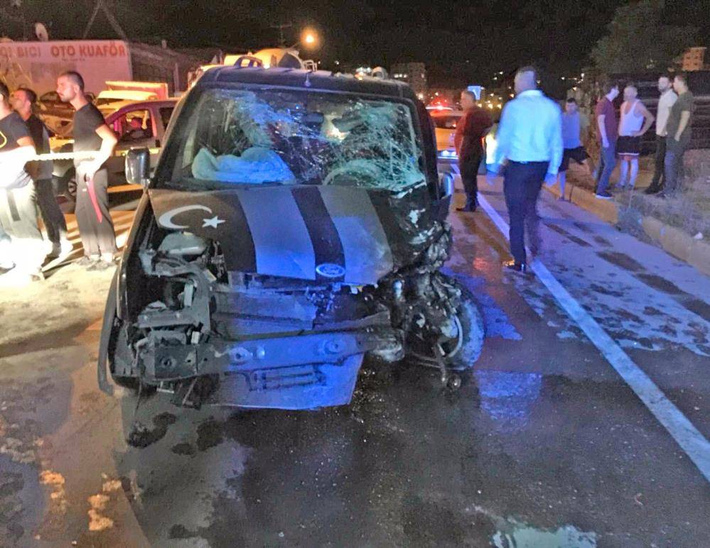 Rize'nin Pazar İlçesinde Trafik Kazası 1 ölü 2 yaralı. 4