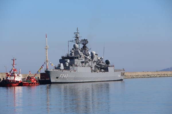 Trabzon Deniz Üssü'nün ilk askeri gemisi 6