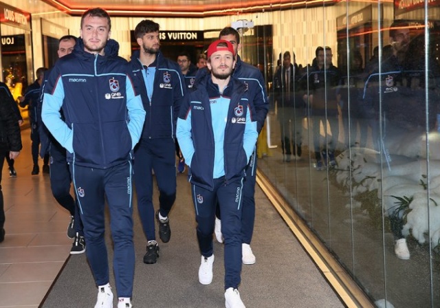 Trabzonspor'da yönetim ve futbolcular buluştu 11