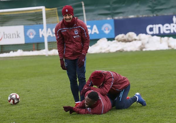 Trabzonspor hazırlıklarını o takımın tesislerinde yaptı 11