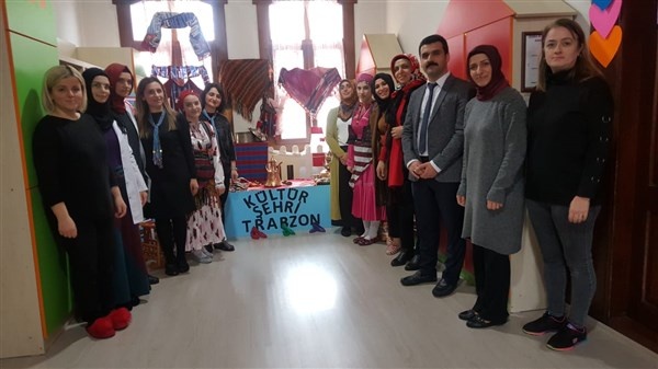 Zehra Kitapçıoğlu Anaokulu öğrencileri Trabzon'un kutuluş yıldönümünü kutladı 3