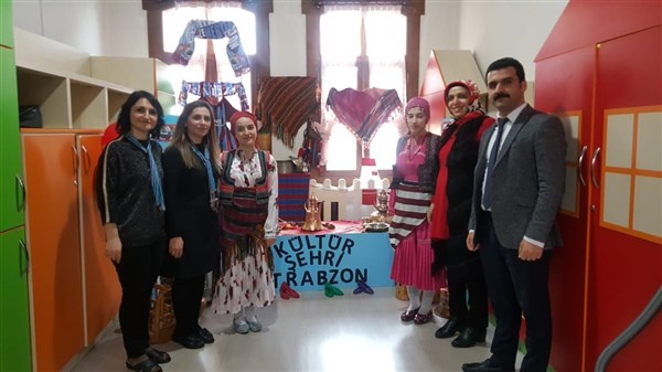 Zehra Kitapçıoğlu Anaokulu öğrencileri Trabzon'un kutuluş yıldönümünü kutladı 6