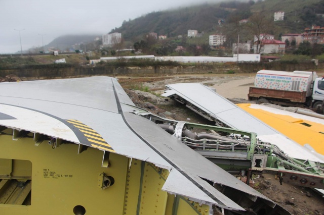 Trabzon'da pistten çıkan uçak şimdi bu halde 3