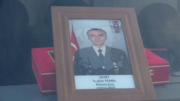 Gümüşhaneli şehidin cenazesi uçakla Trabzon'a getirildi 2