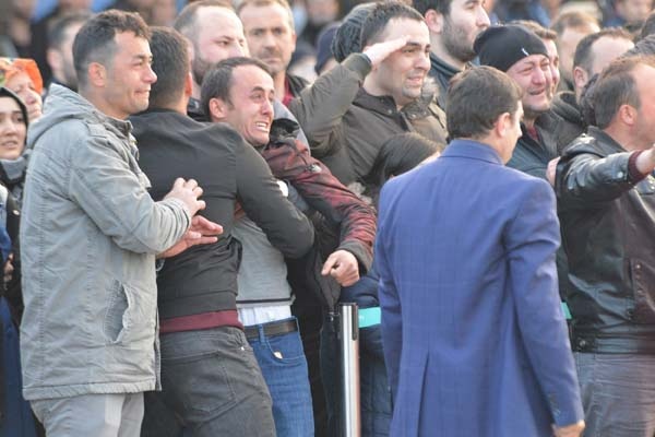Gümüşhaneli şehidin cenazesi uçakla Trabzon'a getirildi 8