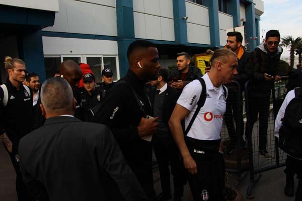 Beşiktaş, Çaykur Rizespor maçı için Trabzon’a geldi 3