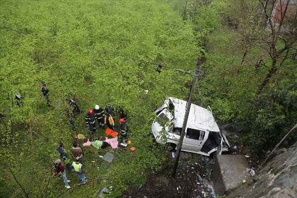 İşçileri taşıyan minibüs fındık bahçesine uçtu - 7 yaralı 8