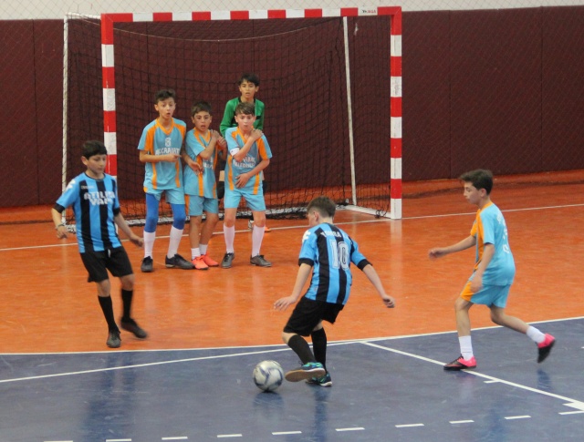 Trabzon'da futsal turnuvasında miniklerin rekabeti nefes kesti 14