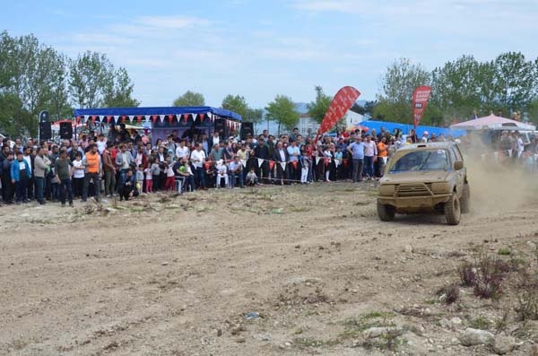 Off-road yarışları nefes kesti 2