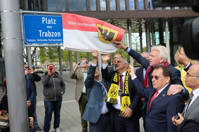 Dortmund'da Trabzon meydanı açıldı! 8