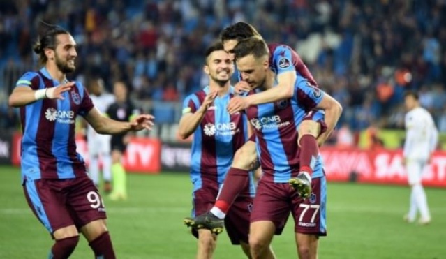 "Trabzonspor 1 puana sevinmez" 6