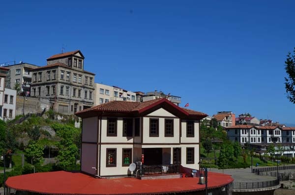 "Trabzon'un tarihi Osmanlı kenti imajı hızla yok oluyor" 3