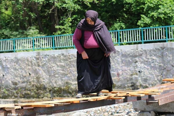 Trabzon'da mahallelinin köprü çilesi 11