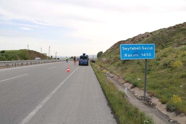 Trabzon'dan Sivas'a giderken kaza - 4 yaralı 4