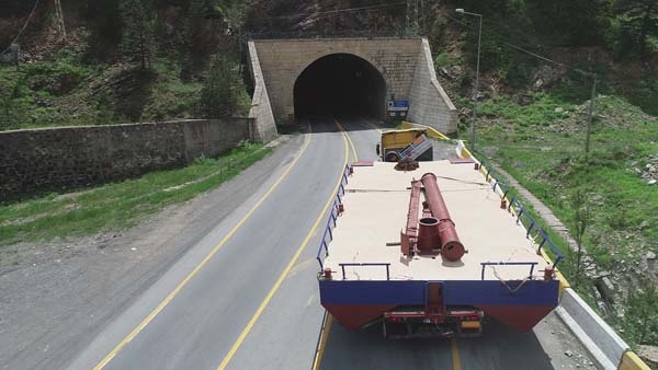 Trabzon'da baraj dubasının tehlikeli yolculuğu 2