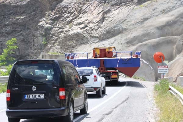 Trabzon'da baraj dubasının tehlikeli yolculuğu 7