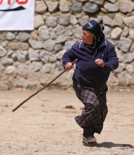 Boğa güreşlerinde onu hakemler bile arenadan uzaklaştıramadı 21