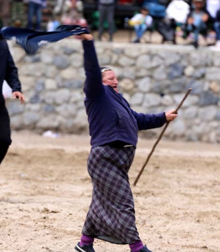 Boğa güreşlerinde onu hakemler bile arenadan uzaklaştıramadı 24