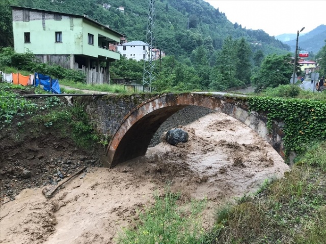 Yomra'daki selden fotoğraflar 14