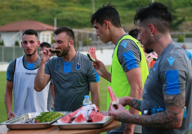 Trabzonspor'da yeni sezon hazırlıkları devam ediyor.Donis Avdijaj antrenmanda. 16