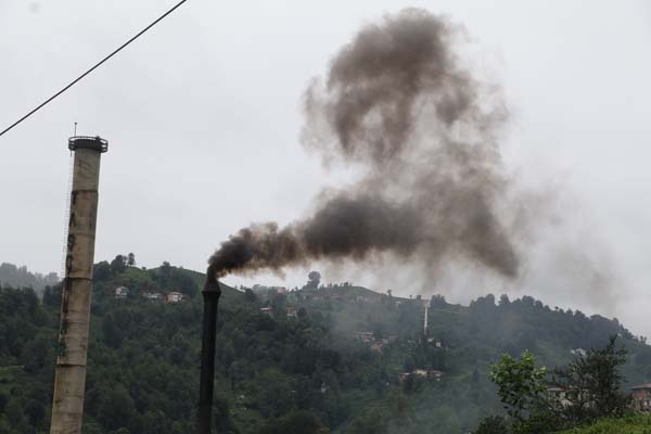 Fabrika dumanı mahalle halkını canından bezdirdi 4
