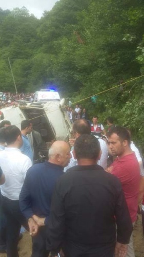 Giresun'da minibüs şarampole yuvarlandı - 6 Ölü 5 yaralı 13