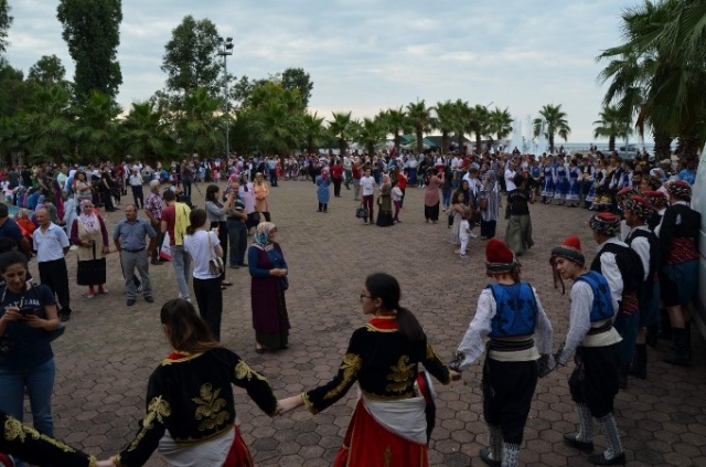 Akçaabat Müzik ve Halk Oyunları Festivali'nden renkli görüntüler 6