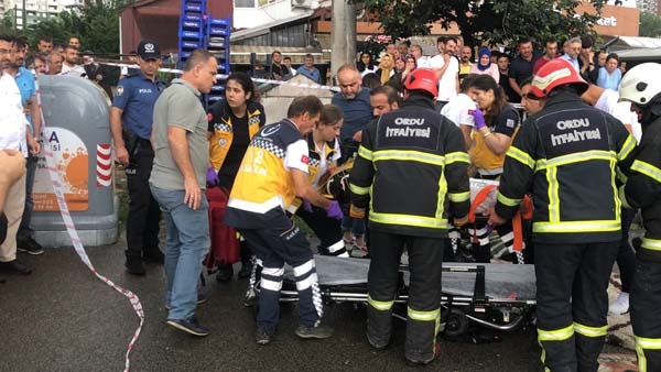 Trabzon plakalı yolcu otobüsü kaza yaptı - Ölü ve yaralılar var 8