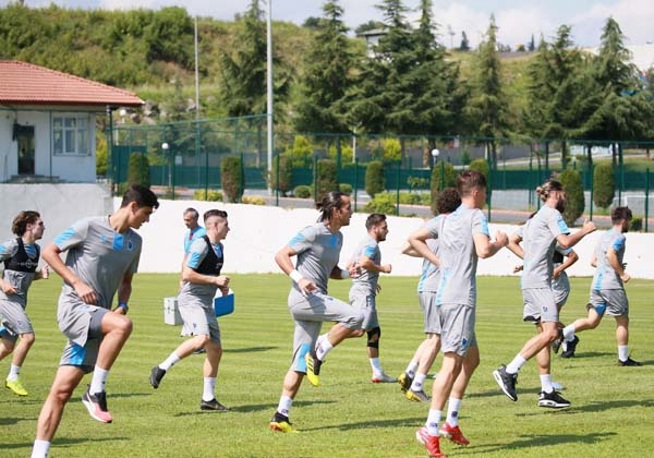 Trabzonspor'da Sparta Prag maçı hazırlıkları sürüyor - İlk idmanına çıktı 5