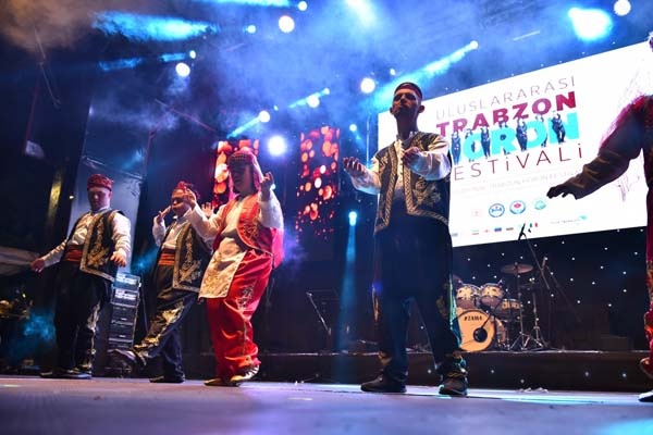 Trabzon’da Uluslararası Horon Festivaline büyük ilgi 12