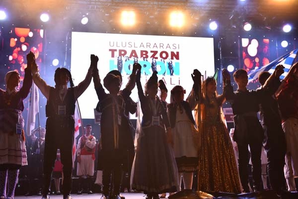 Trabzon’da Uluslararası Horon Festivaline büyük ilgi 9