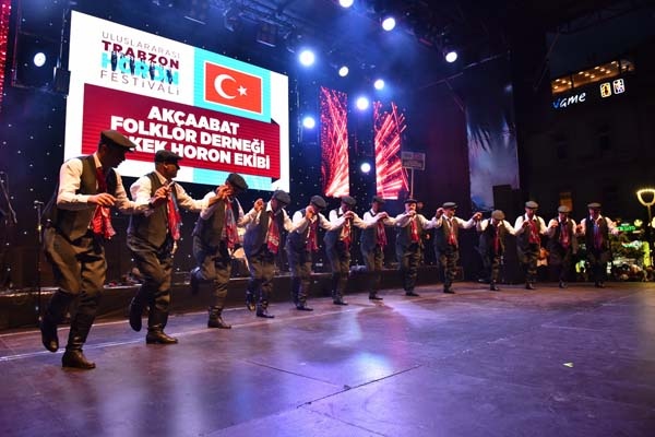Trabzon’da Uluslararası Horon Festivaline büyük ilgi 6
