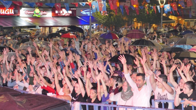 Trabzon’da Uluslararası Horon Festivaline büyük ilgi 26