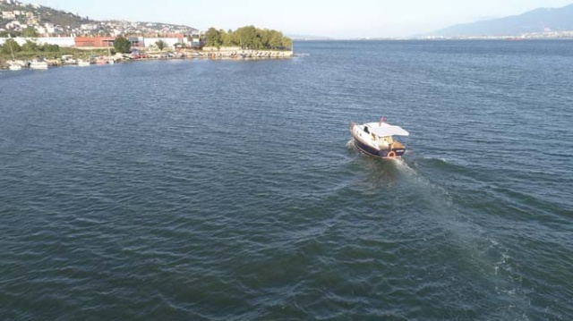 Trabzonlu Usta Dede yadigarı tekneyi mahalle arasında 3 ayda tamamladı 14