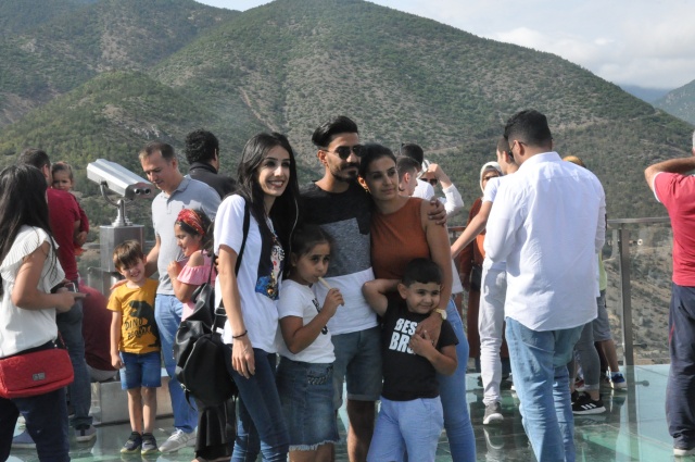 Torul Cam Seyir Terası’na ziyaretçi akını! 8