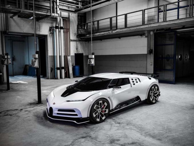 Bugatti yeni modeli Centodieci'yi sergiledi 14
