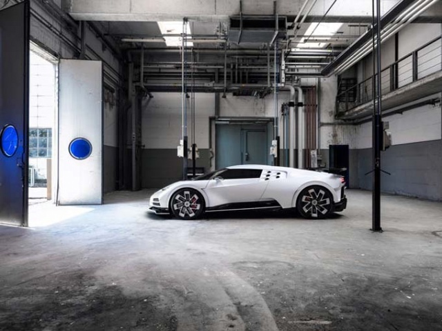 Bugatti yeni modeli Centodieci'yi sergiledi 4