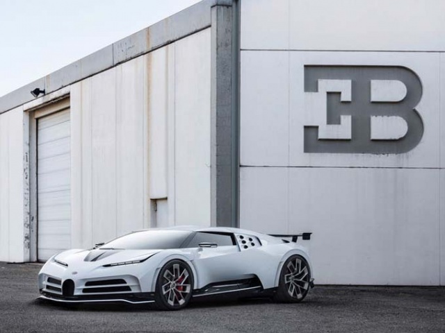 Bugatti yeni modeli Centodieci'yi sergiledi 3