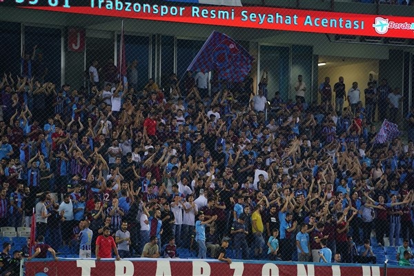 Trabzonspor - AEK maçında neler yaşandı? 24