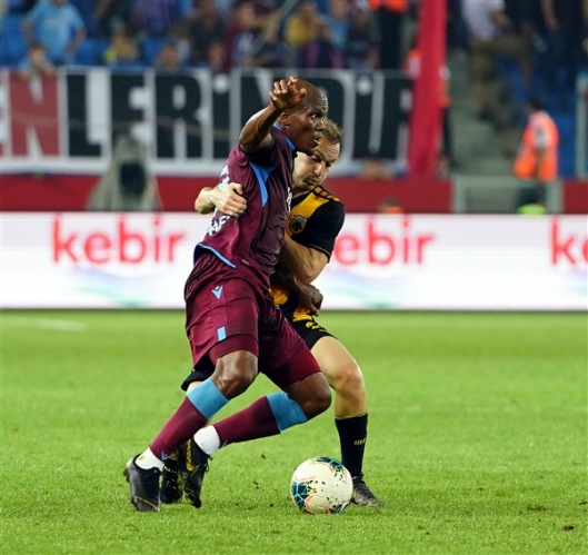 Trabzonspor - AEK maçında neler yaşandı? 19