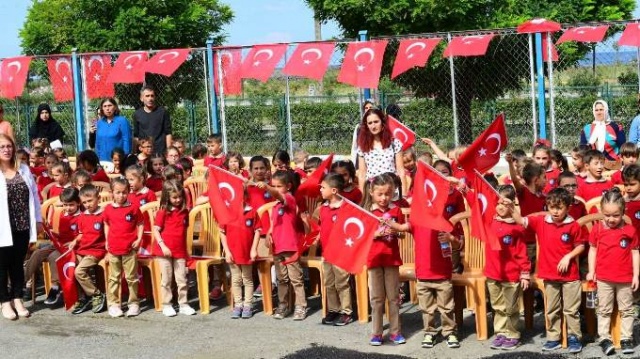 Trabzon'da ders zilini Vali Ustaoğlu ve Bahar Ayvazoğlu çaldı 5
