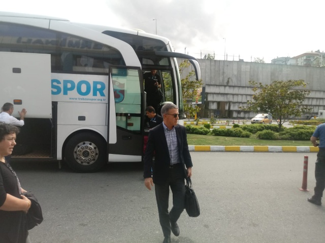 Trabzonspor kafilesi Sivas'a gitti 3