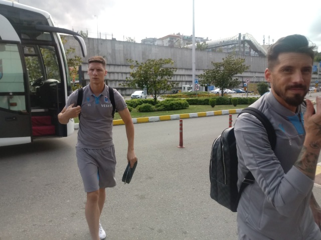 Trabzonspor kafilesi Sivas'a gitti 4