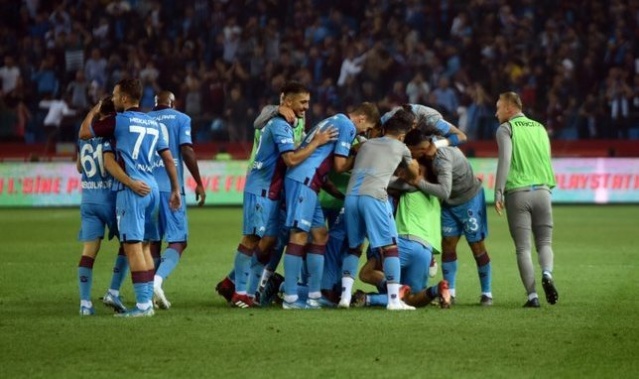 Erman Toroğlu'ndan Trabzonsporlu futbolcuya: Helal olsun 3