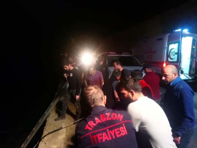 Trabzon'da otomobil dereye yuvarlandı: 1 ölü, 2 yaralı 2