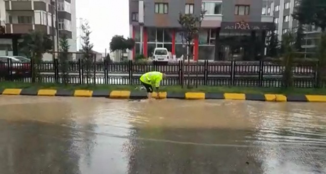 Trabzon polisi iş başında - Ayakkabılarını çıkardı ve... 3