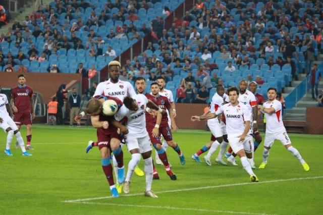Trabzonspor Gaziantep FK maçından kareler 29