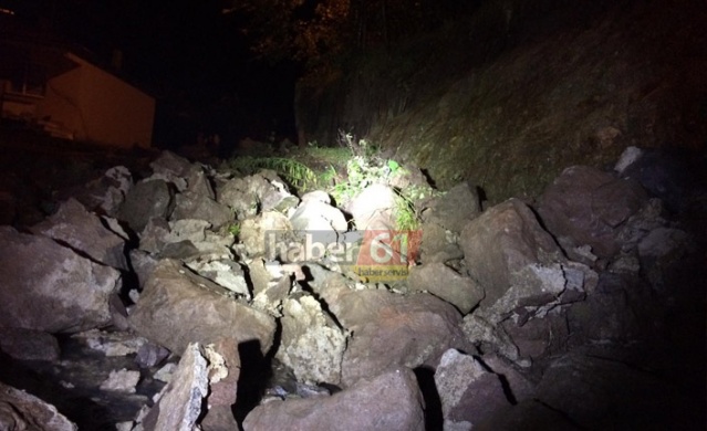 Arsin'de sağanak yağmur hasara neden oldu! 1 ev tamamen çöktü! 2