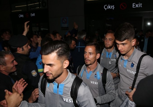 Trabzonspor'a İstanbul'da coşkulu karşılama 16