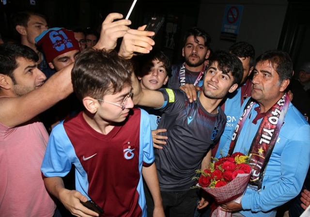 Trabzonspor'a İstanbul'da coşkulu karşılama 20